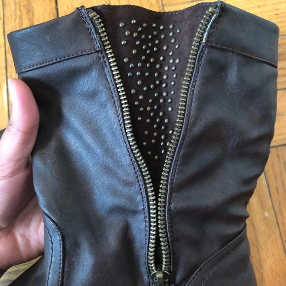 Vegan leather studded boots size 8.5 - Picture 6 of 11